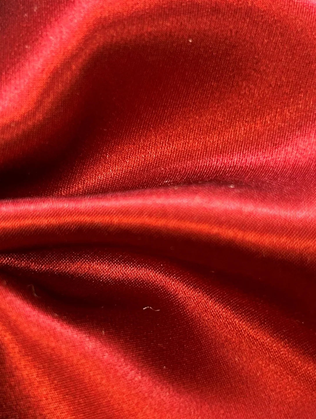 MAGNIFIQUE BURGUNDY