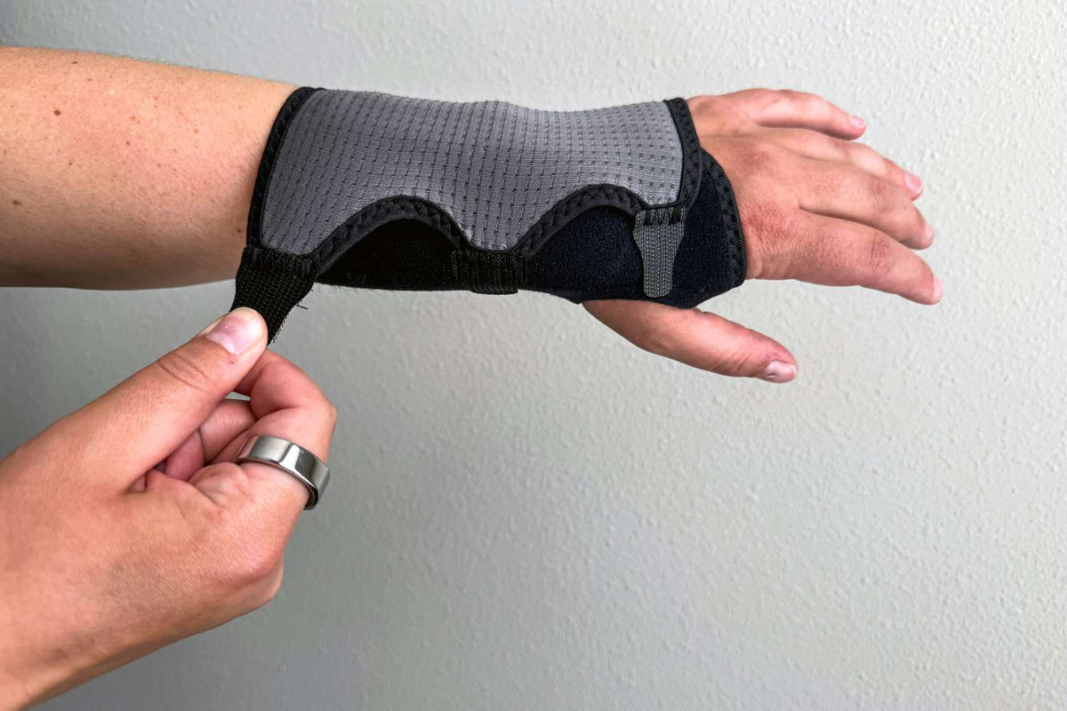 HEALTHIER WRIST WITH METAL SUPPORT